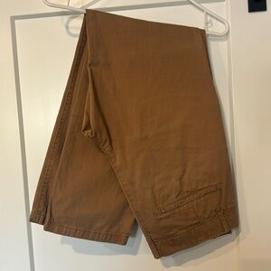 Gap khaki pants. Good used condition. See photos. 32/32 size.